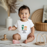 Body bébé personnalisé en coton petit explorateur et message valeurs porté par bébé - MARJANE et Cie