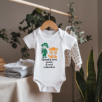 Body bébé personnalisable avec petit explorateur et message sur cintre, cadeau naissance - MARJANE et Cie