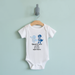 Body bébé personnalisable avec super héros et message sur cintre, cadeau naissance - MARJANE et Cie