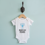 Body bébé personnalisable blanc avec girafe tendre et message valeurs suspendu - MARJANE et Cie