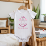 Body bébé personnalisable blanc avec bébé costaud et message suspendu - MARJANE et Cie