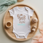 Body bébé personnalisé avec illustration d’un roi de la jungle lion espiègle flocage couleur, cadeau naissance - MARJANE et Cie