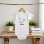 Body bébé personnalisable avec prénom et lapin des prés joyeux flocage sur cintre - MARJANE et Cie
