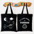 Tote bag bébé personnalisé recto Nuit avec les dinosaures et verso prénom en coton noir avec flocage blanc - MARJANE et Cie