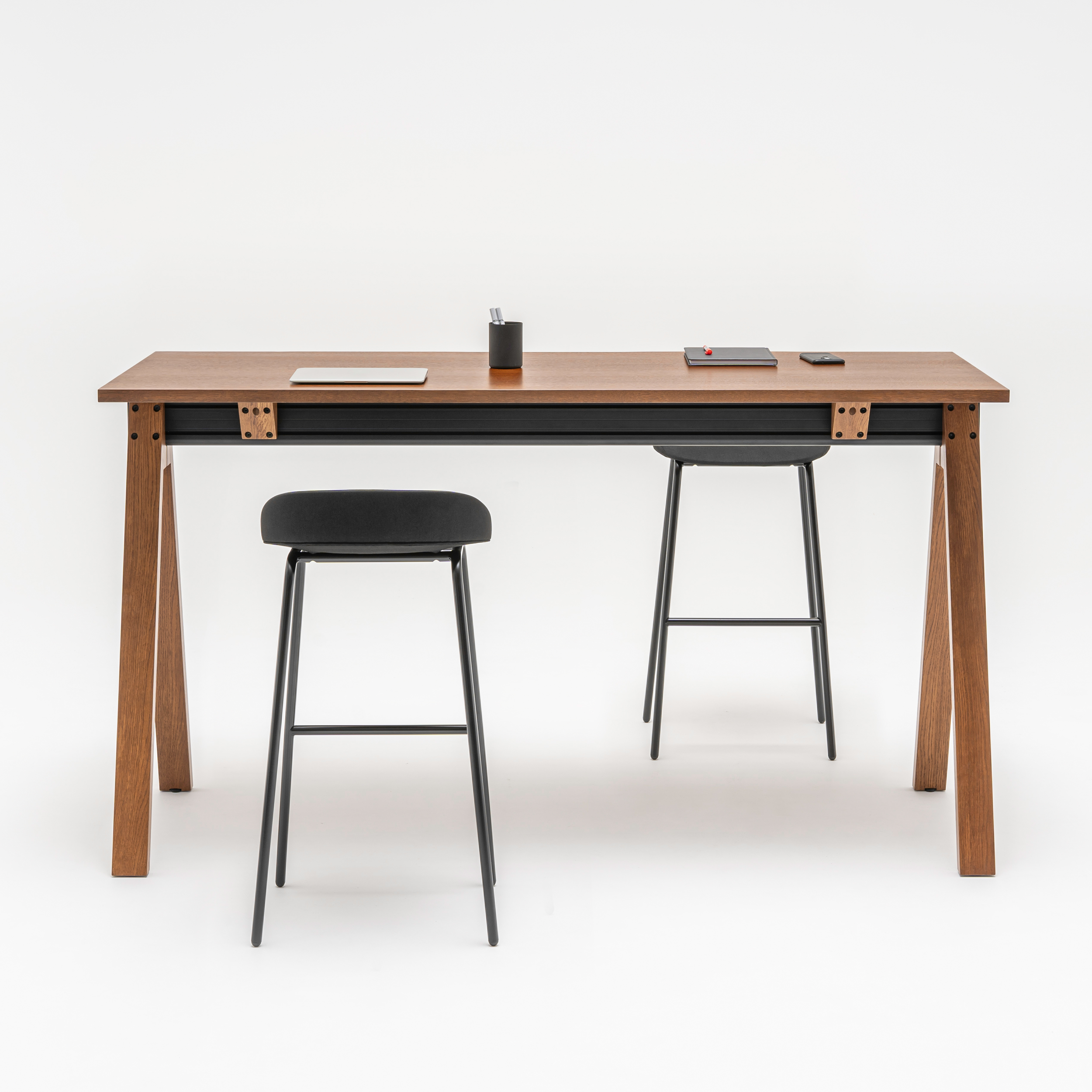 Table haute de réunion design en bois
