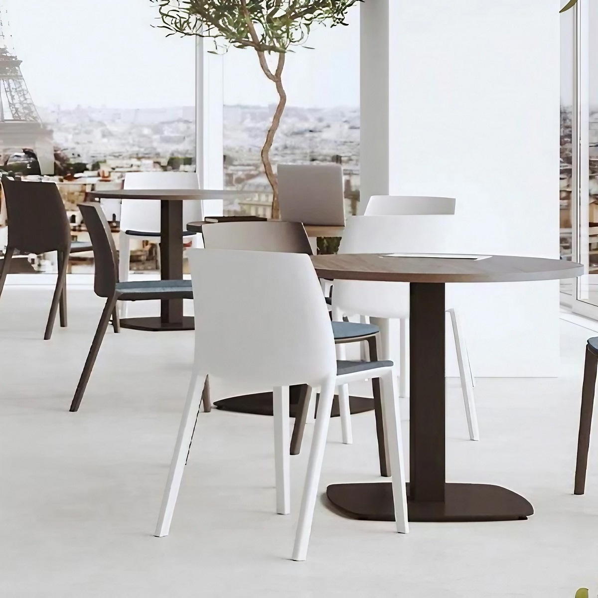 Chaise_bureau_légère_empilable_made_in_France_pas_chère