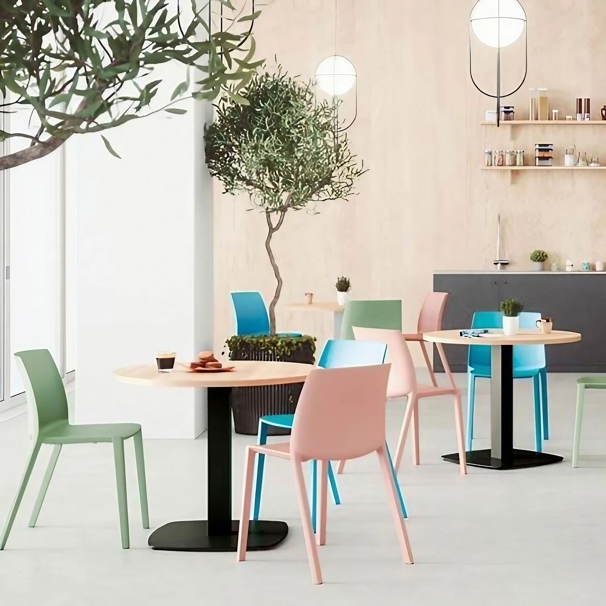 Chaise_bureau_légère_empilable_fabrication_France