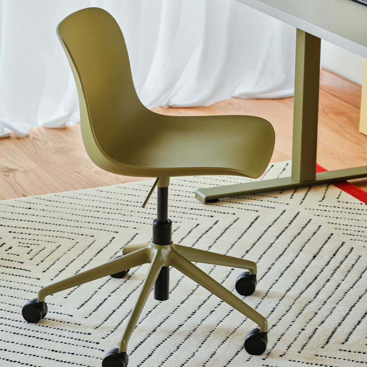 Chaise_réunion_plastique_réglable_bureau