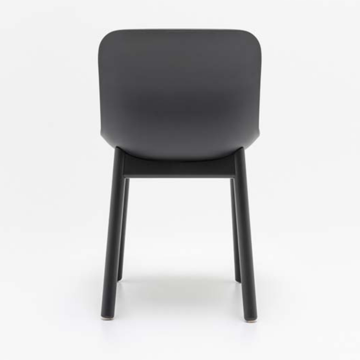 Chaise_réunion_plastique_piètement_bois_originale