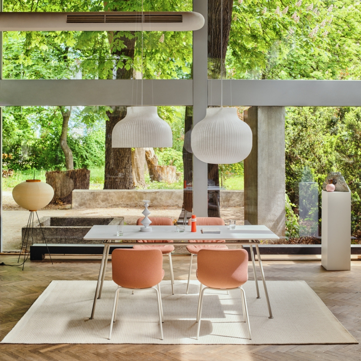 Chaise_réunion_rembourrée_piètement_métallique_open_space