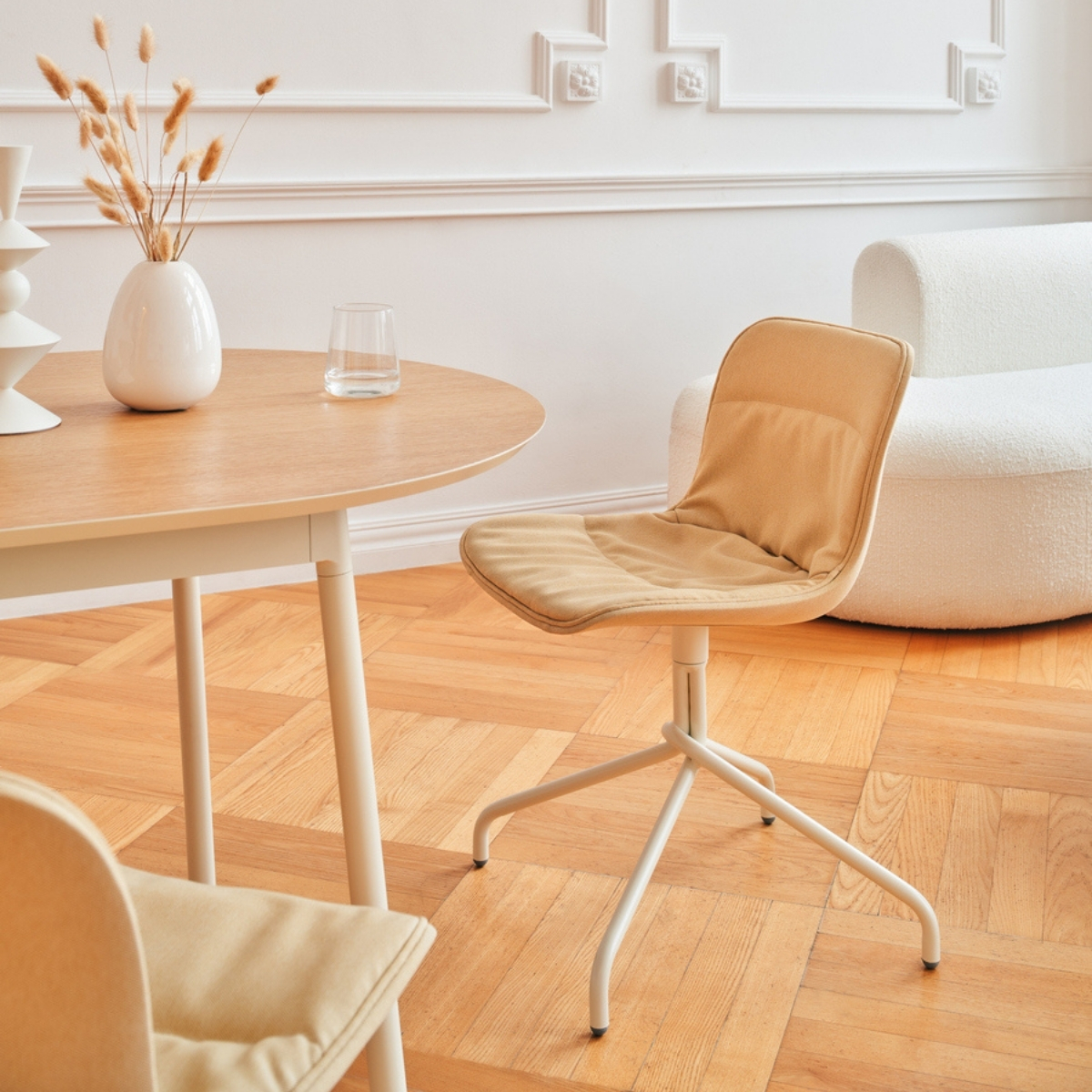 Chaise_réunion_rembourrée_pivotante_entreprise