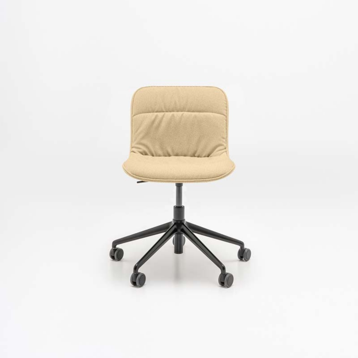 Chaise_rembourrée_réglable_en_hauteur_confortable