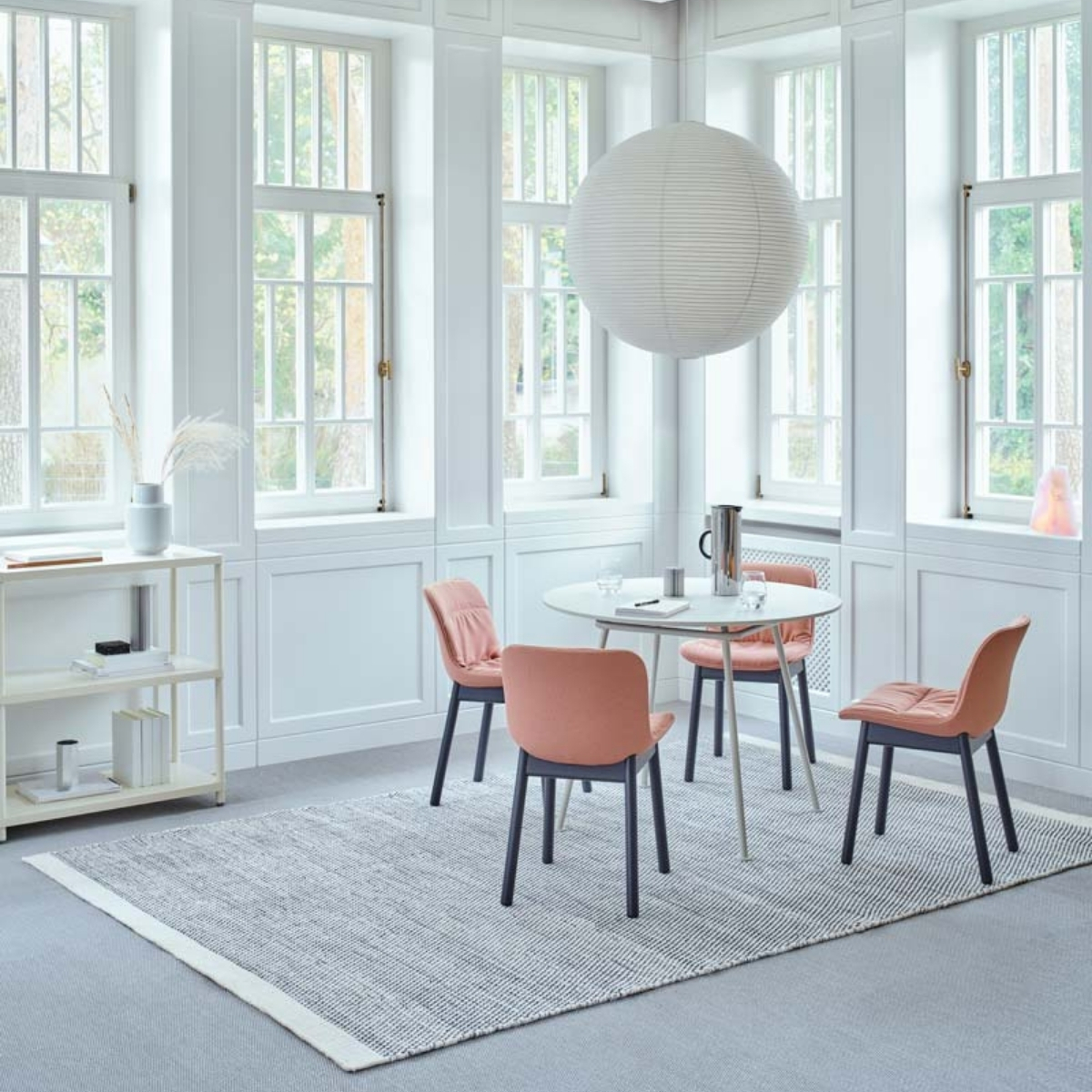 Chaise_réunion_rembourrée_piètement_bois_entreprise