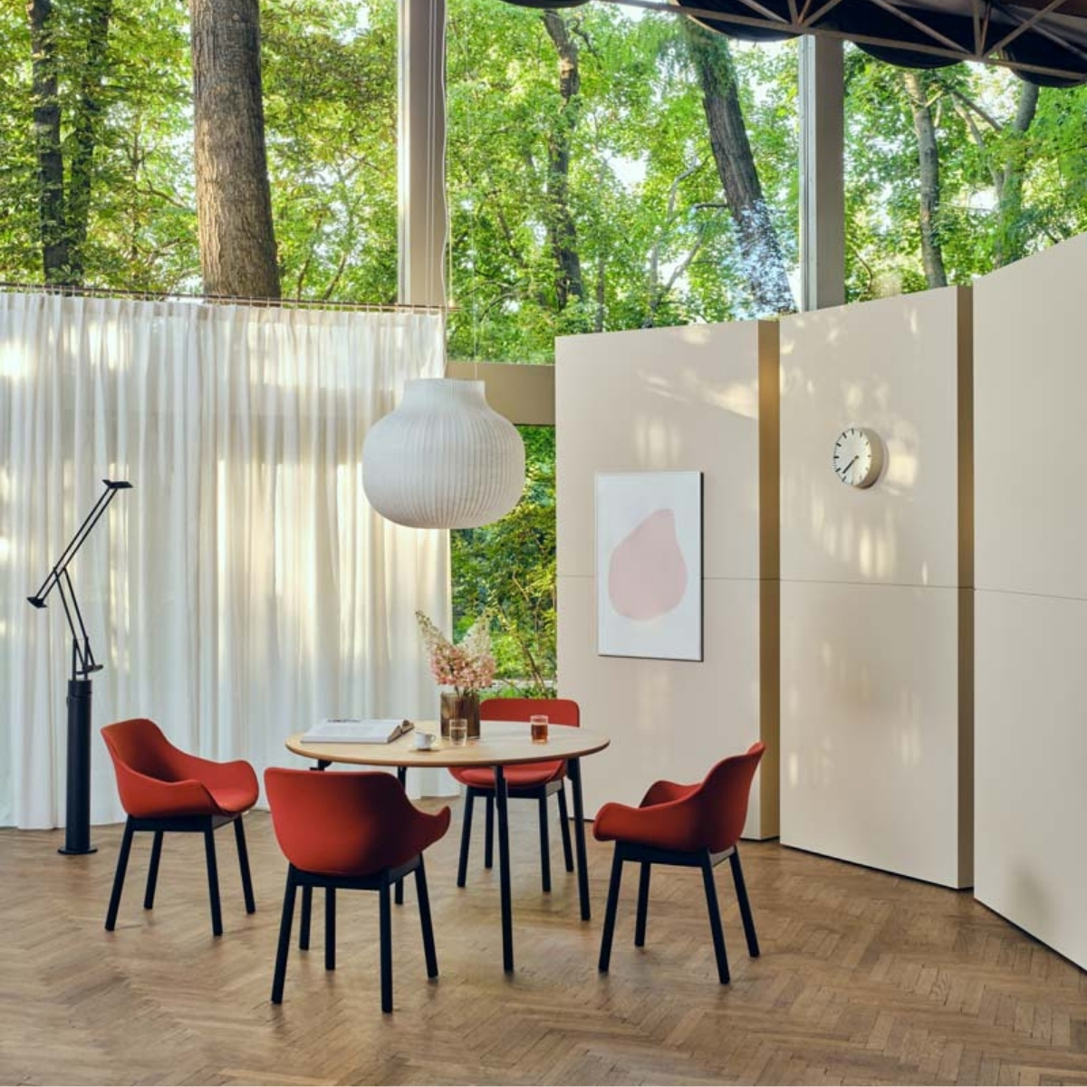 Fauteuil_réunion_tapissé_piètement_bois_open_space