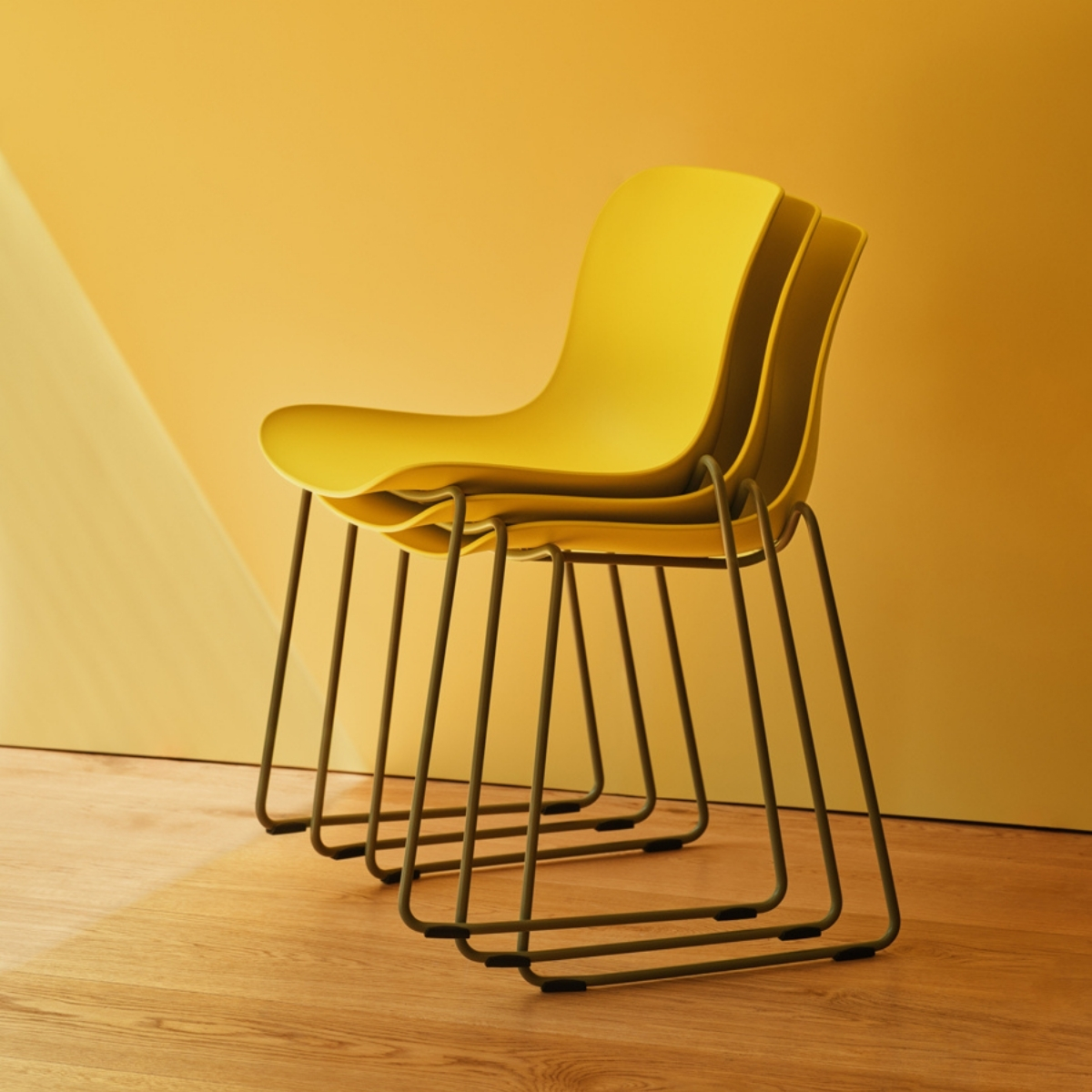 Chaise_réunion_plastique_empilable_open_space
