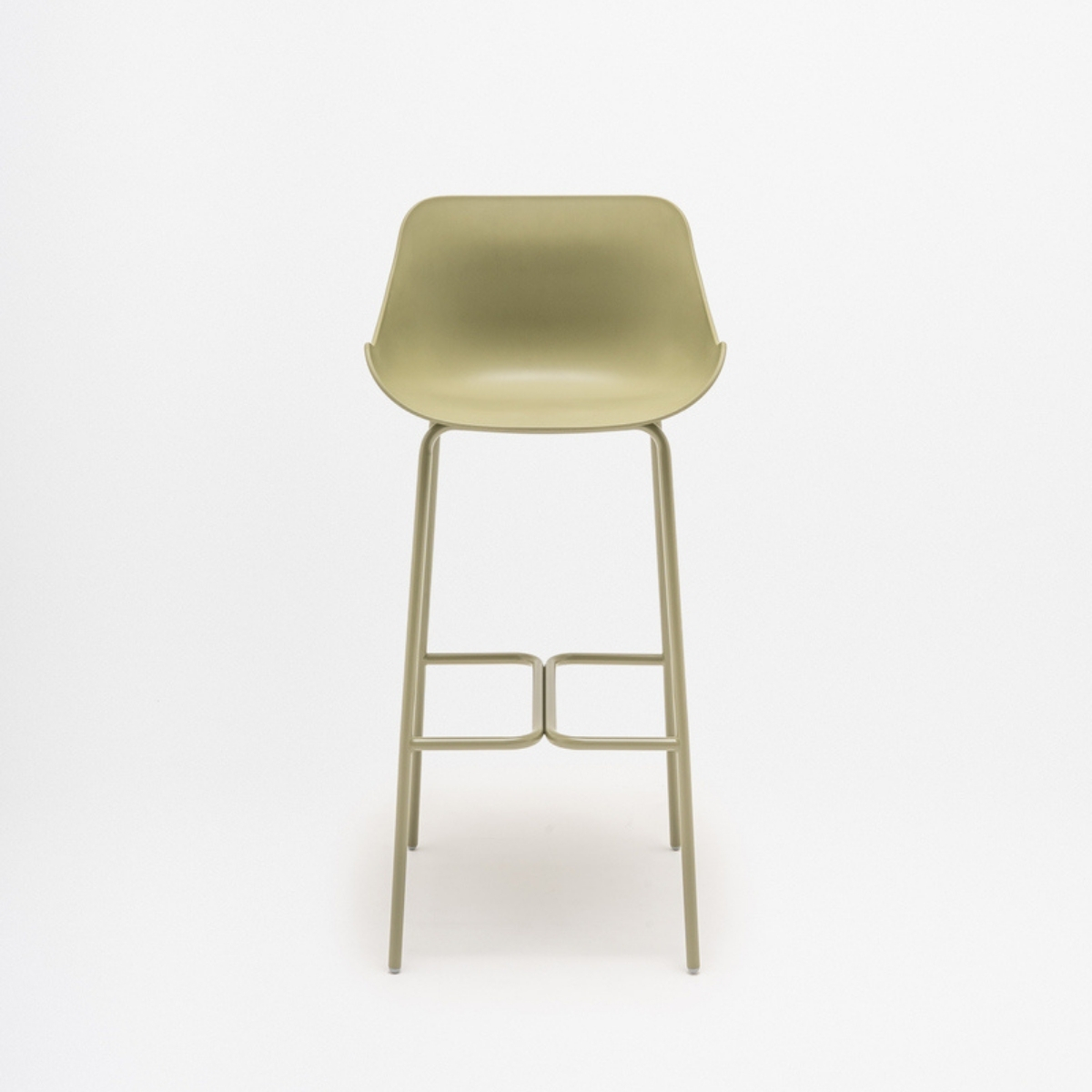 Chaise_haute_bureau_plastique_cafétéria_entreprise