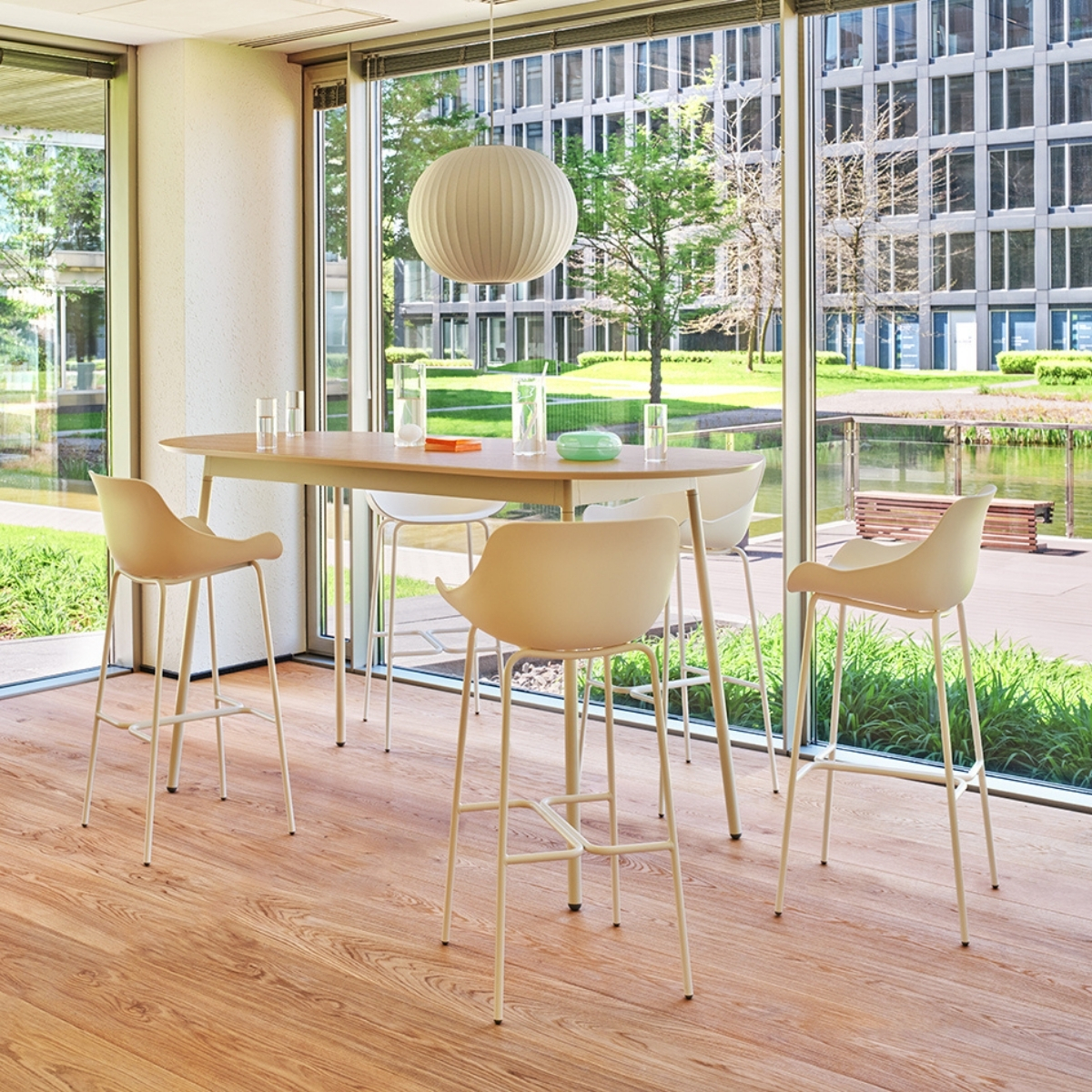 Chaise_haute_bureau_plastique_open_space