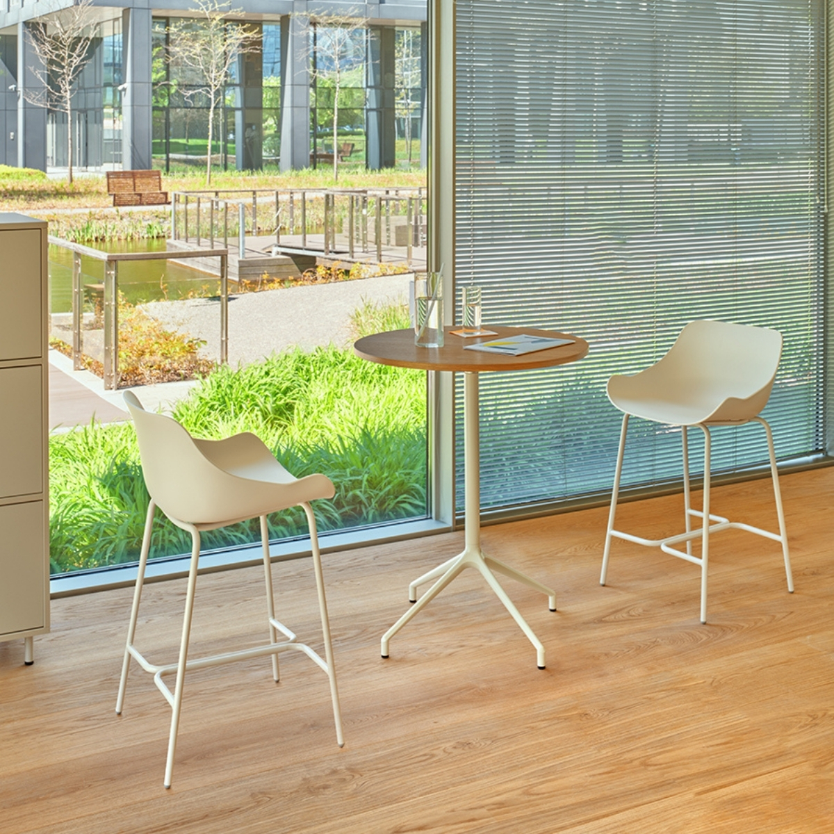 Chaise_haute_bureau_plastique_polypropylène