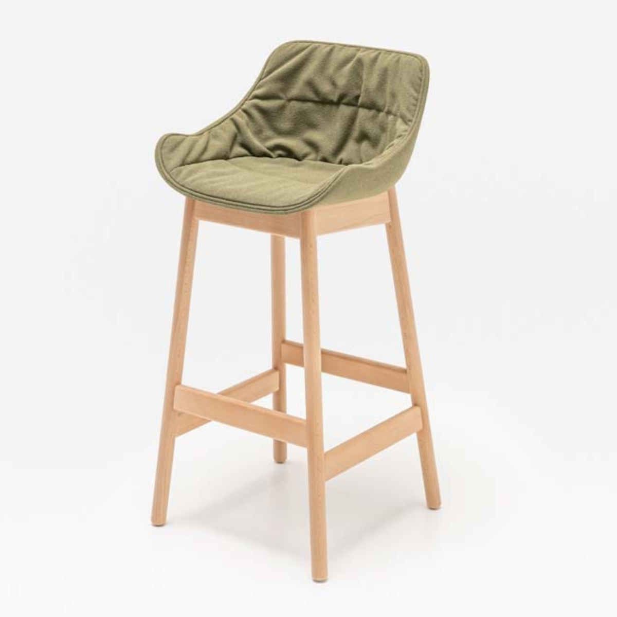 Chaise haute rembourrée avec piètement en bois massif
