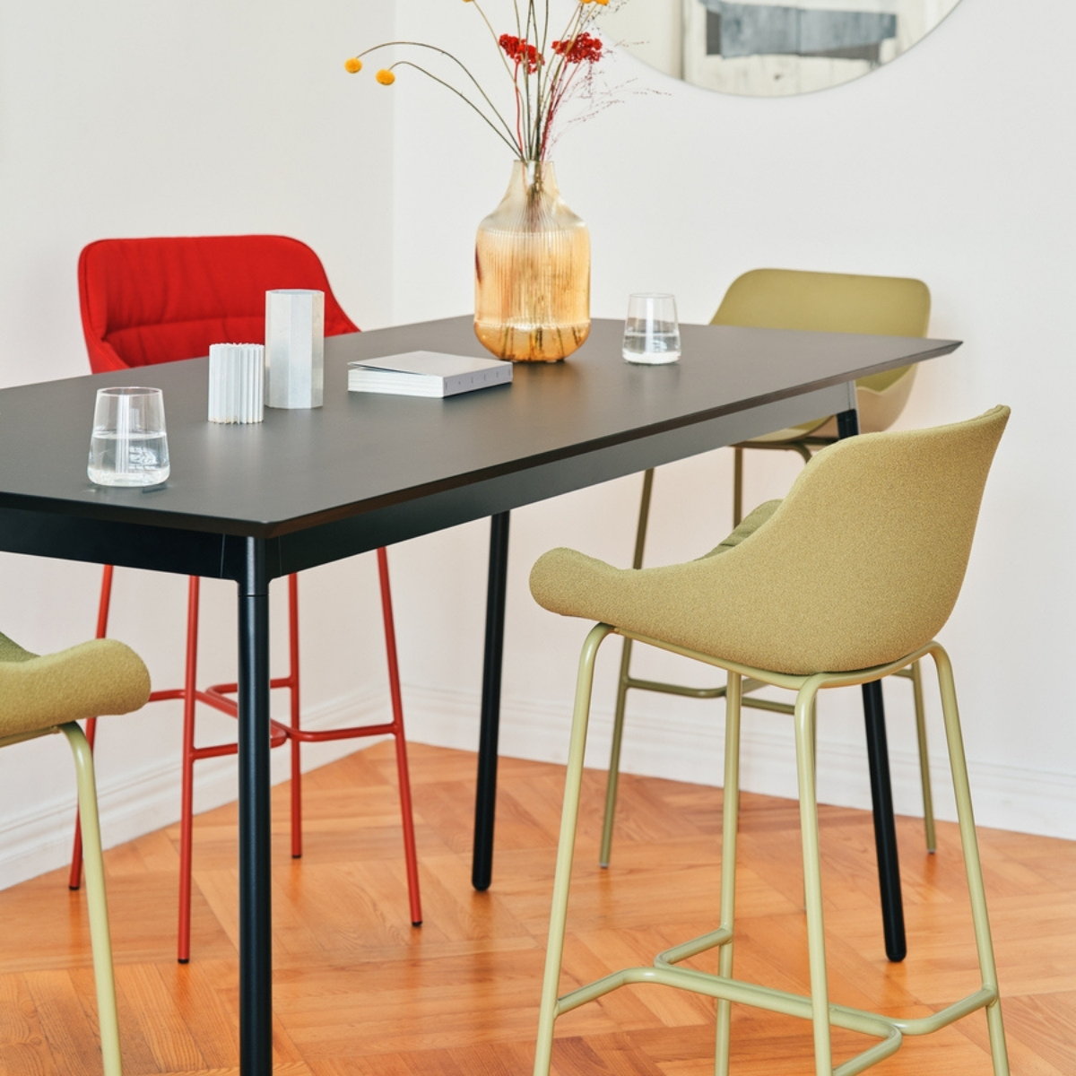 Chaise_haute_rembourrée_réunion_restaurant