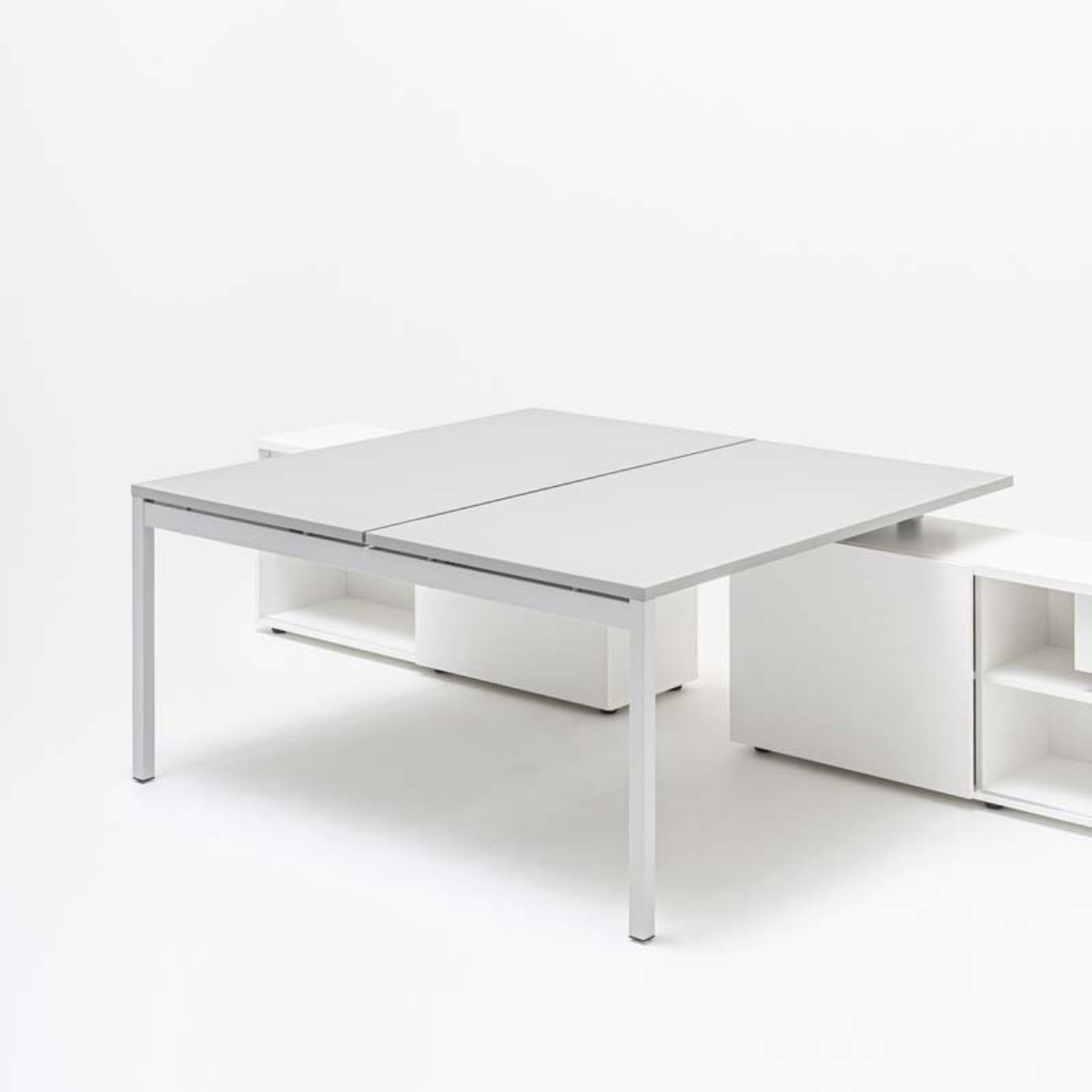 Bureau_double_rangement_intégrés_open_space