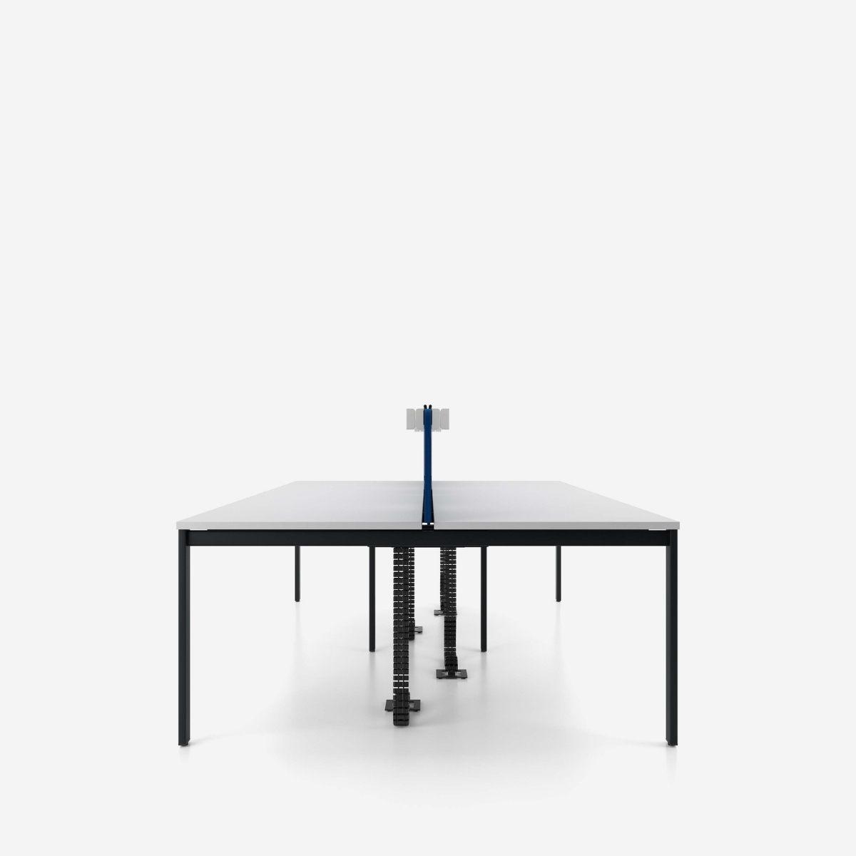 Bureau_open_space_4_personnes_piètement_coloré_design