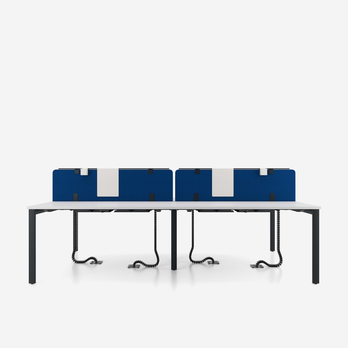 Bureau_open_space_4_personnes_piètement_coloré_fabrication_europe