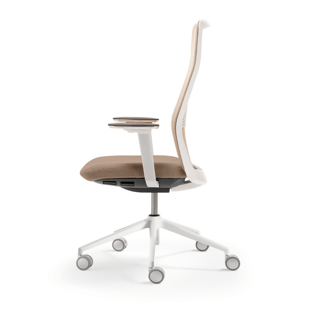 Chaise_direction_classique_dossier_résille_ergonomique