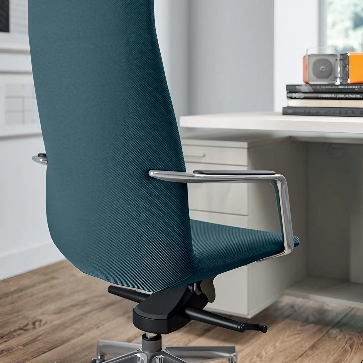 Chaise_direction_design_italien_élégant