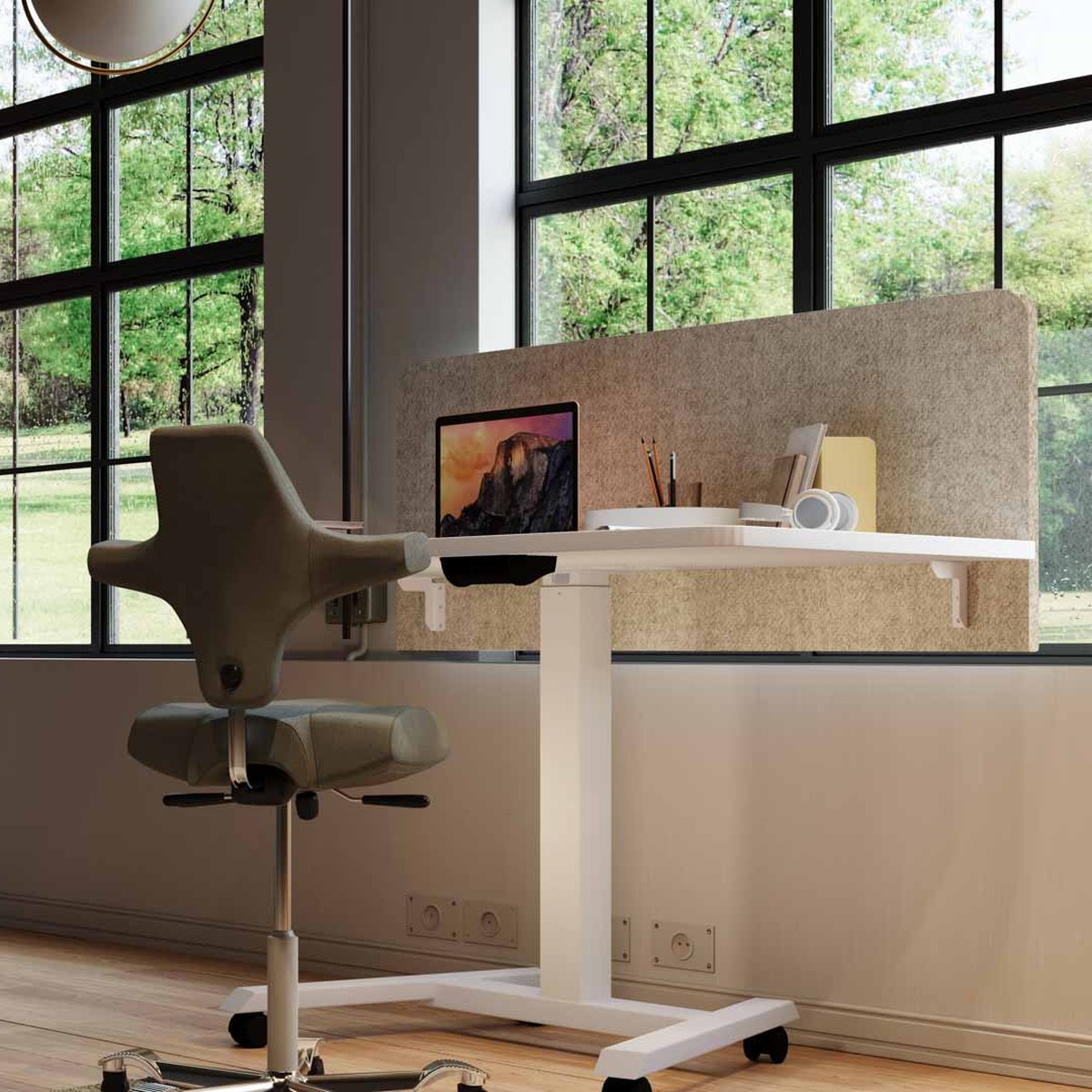 Bureau compact assis-debout électrique sur roulettes à frein
