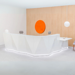Banque_accueil_PMR_haut_de_gamme_angle_verre
