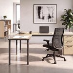 Bureau d'angle avec retour, piétement ombre et plateau chêne fil