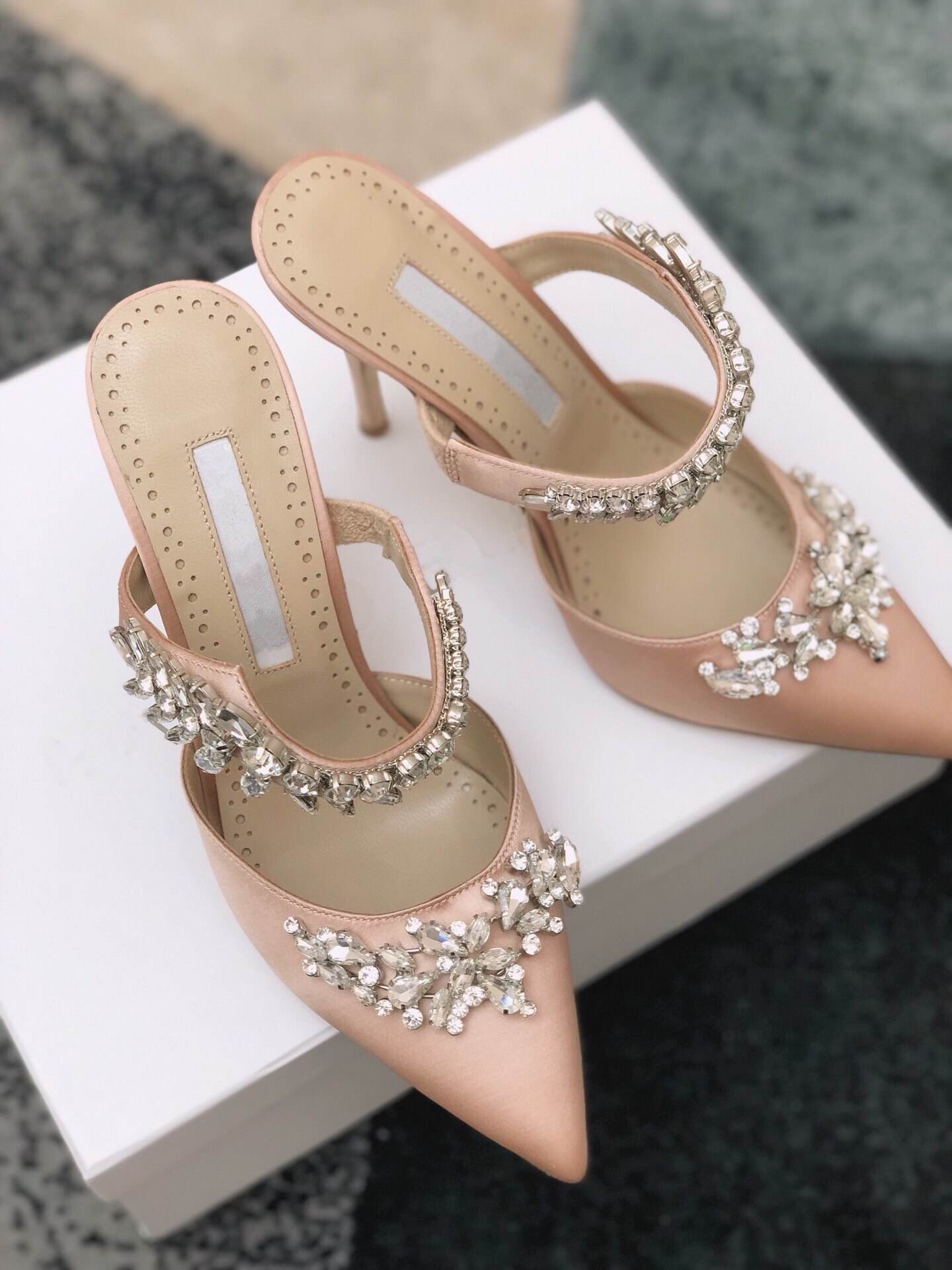 Sandales-talons-hauts-en-Satin-et-strass-pour-femmes-nouvelles-sandales-pointues-demi-tra-n-es