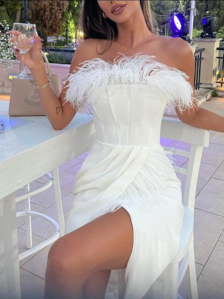 Robe avec best sale des plumes