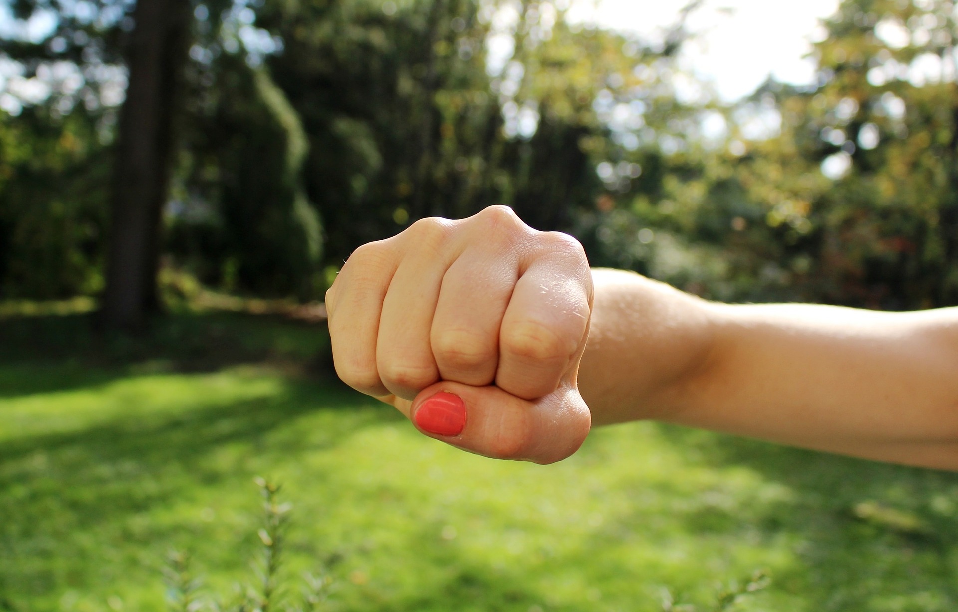 fist bump g4d537eb68 1920