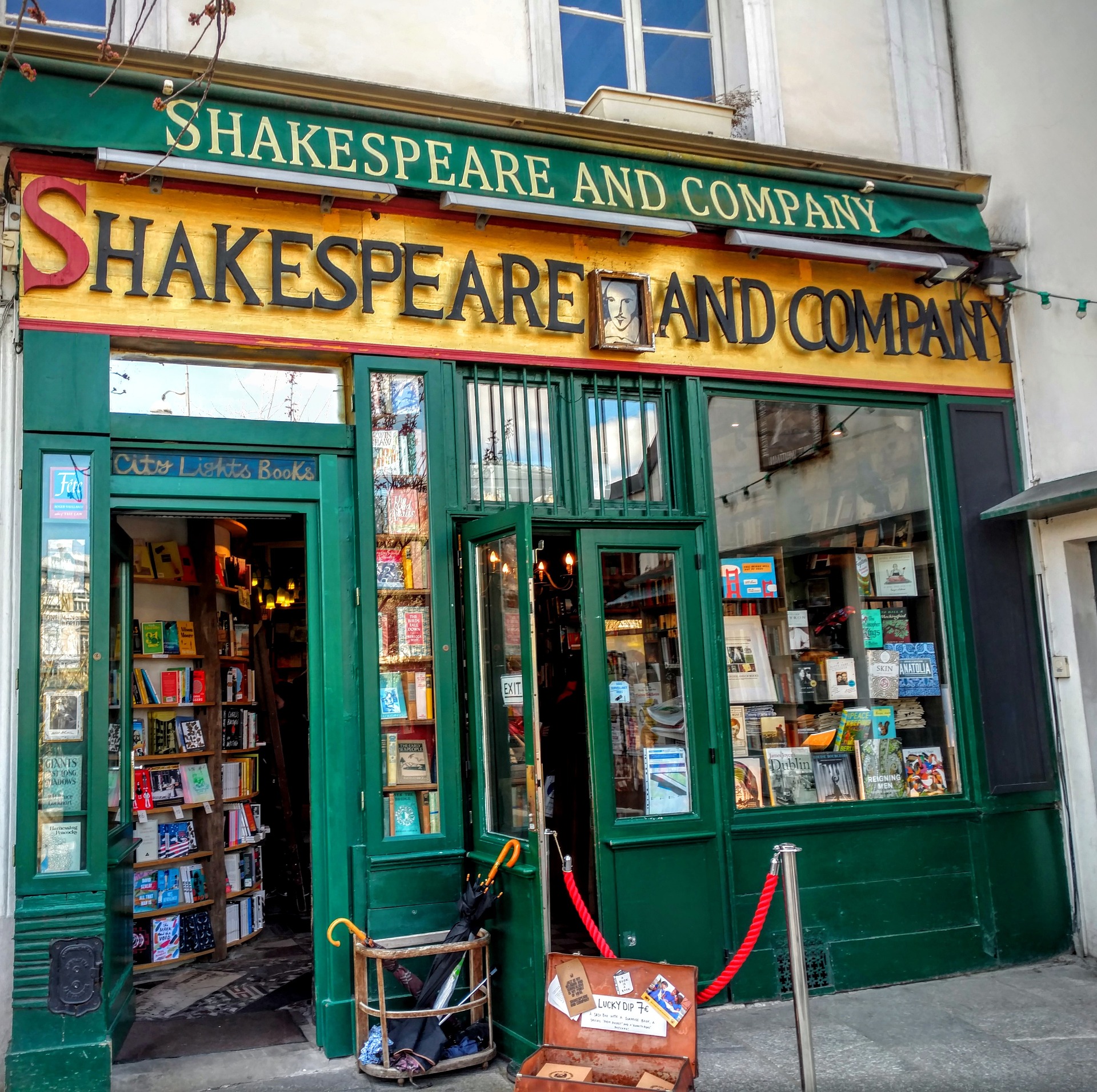 shakespeare and company g299d57178 1920
