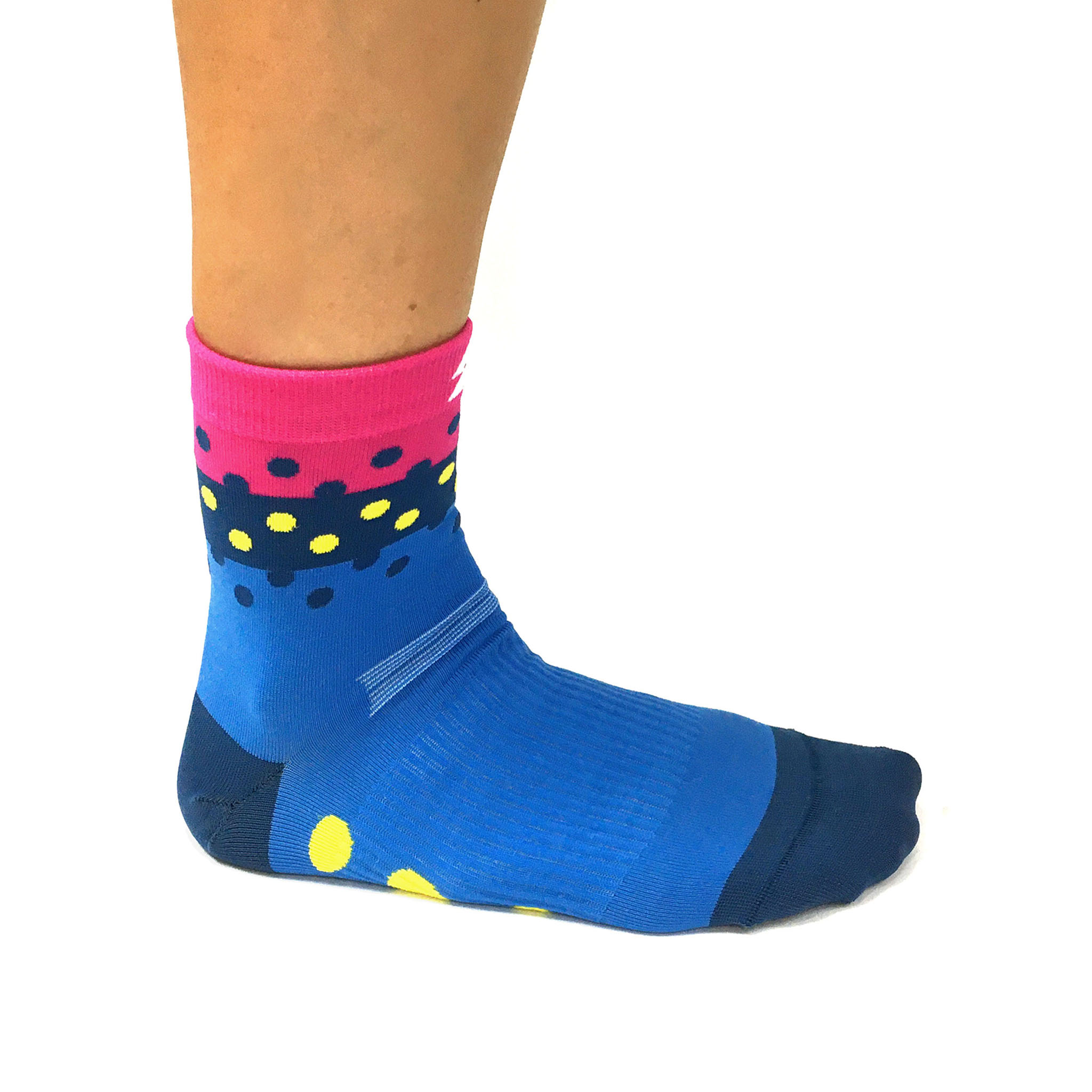 dots on foot