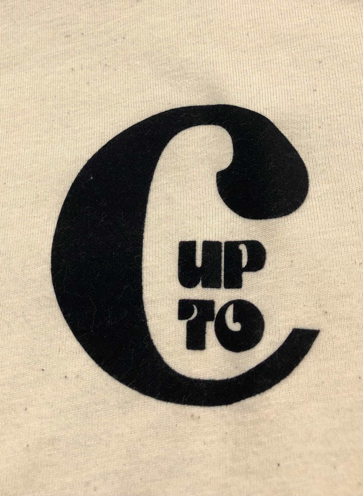 Visuel logo velour sur t-shirt