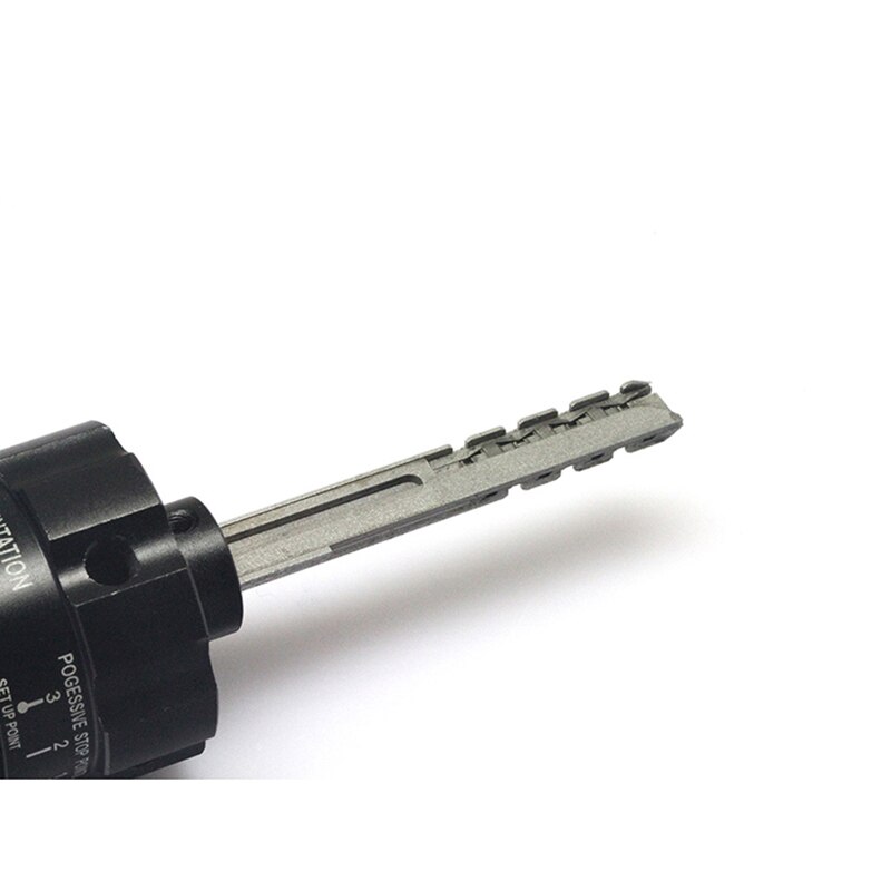 Primer plano de la punta metálica del turbo decodificador HU83