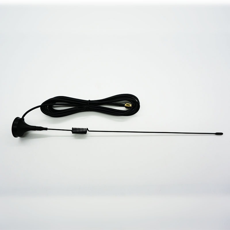 Antena omnidireccional colocada en horizontal con cable