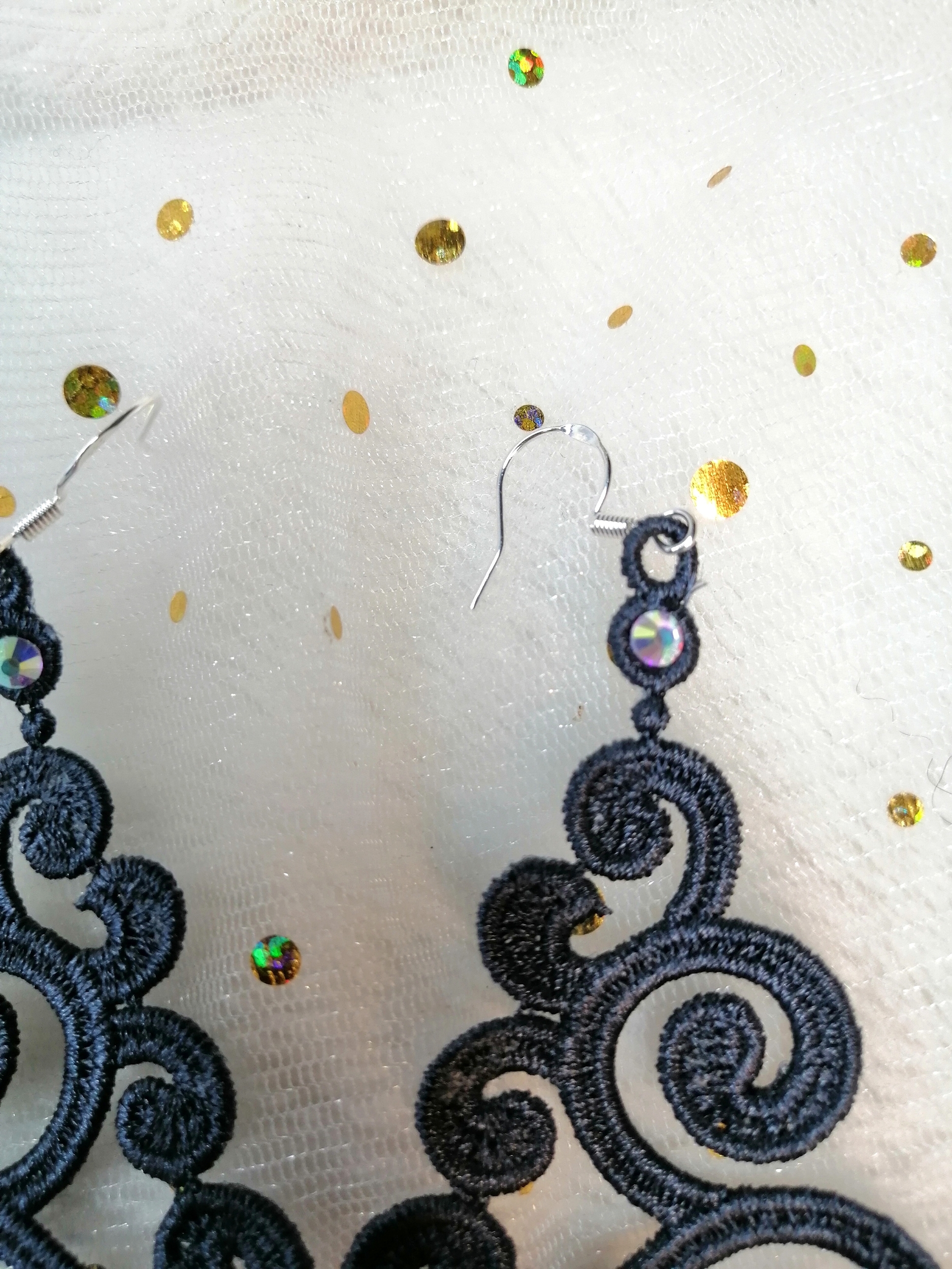 boucles oreilles grandes arrondies charbon 2
