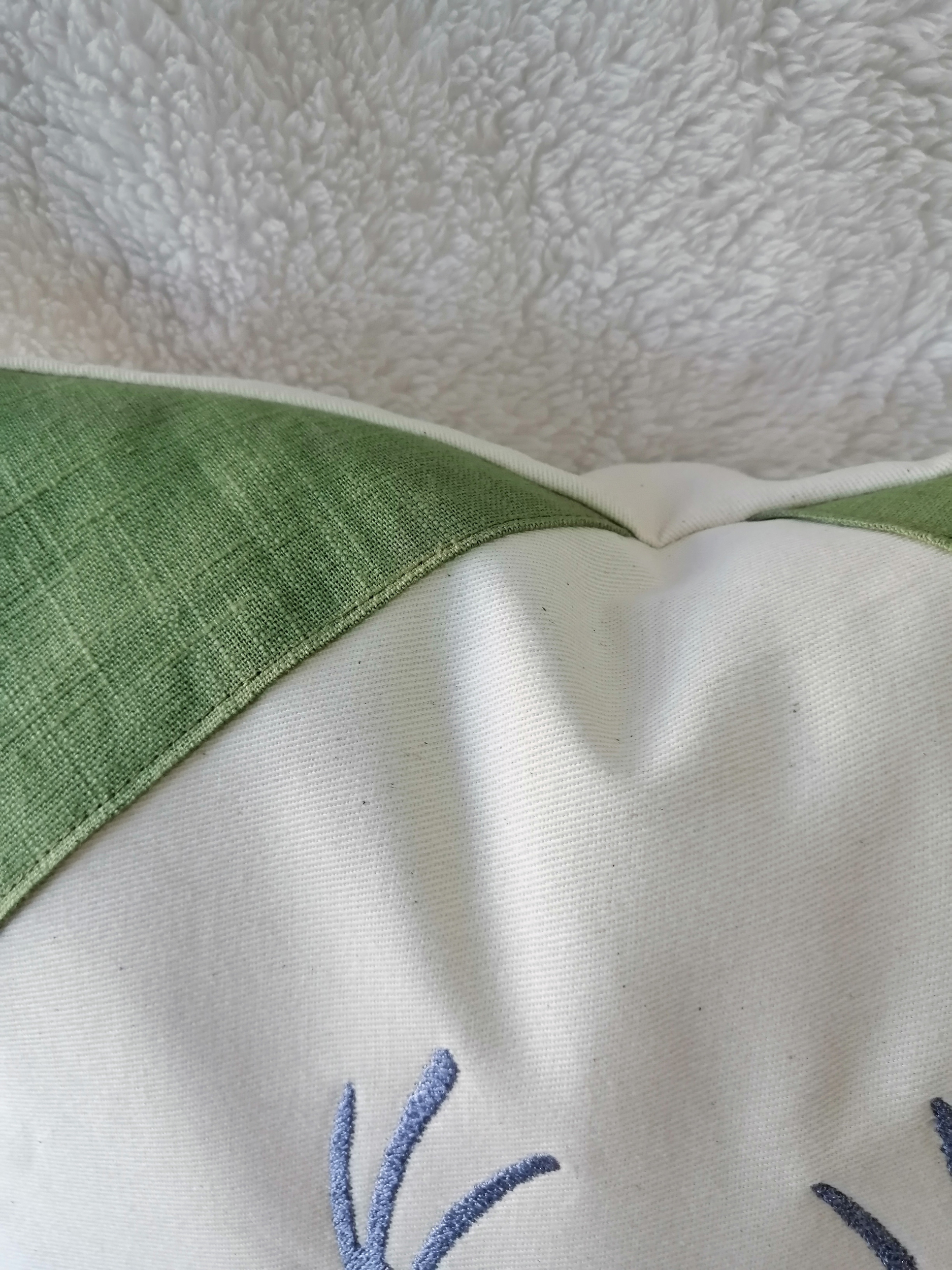 coussin cerf vert 1