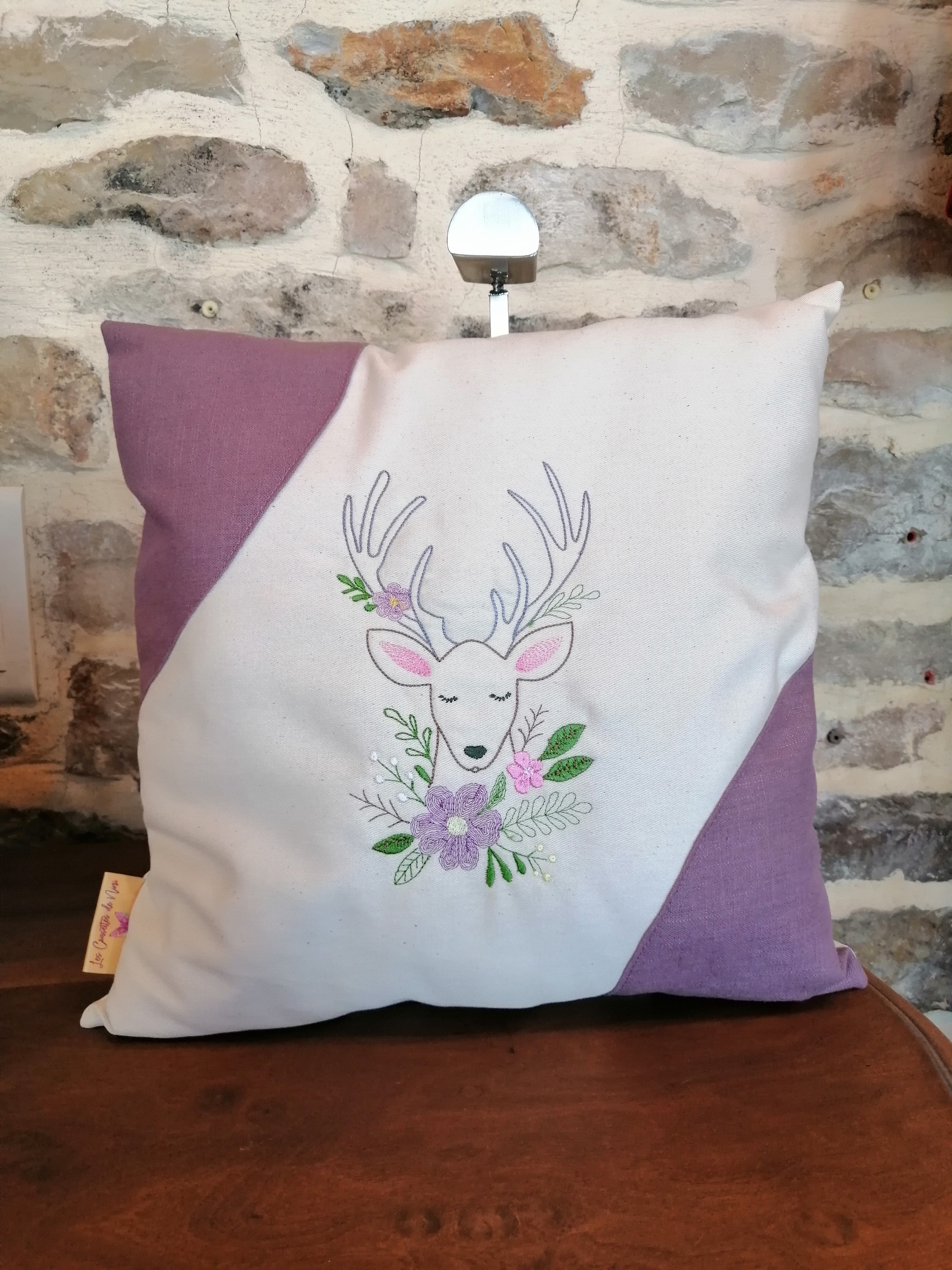coussin cerf mauve 3