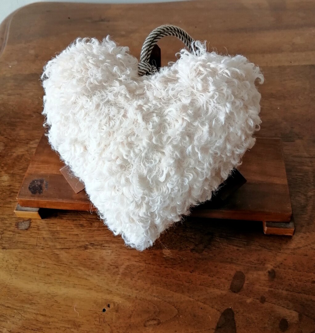 Broche Vintage Cœur Blanc Translucide En Relief - Déco Rétro N°649