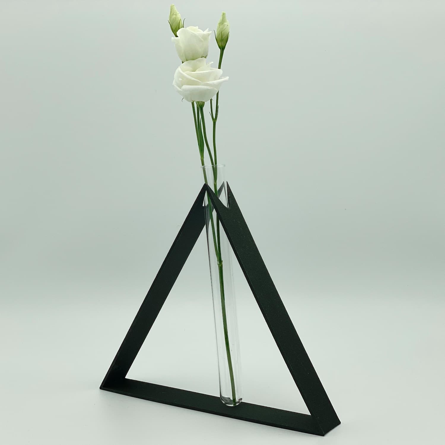 Soliflore Triangle Noir biais avec fleurs
