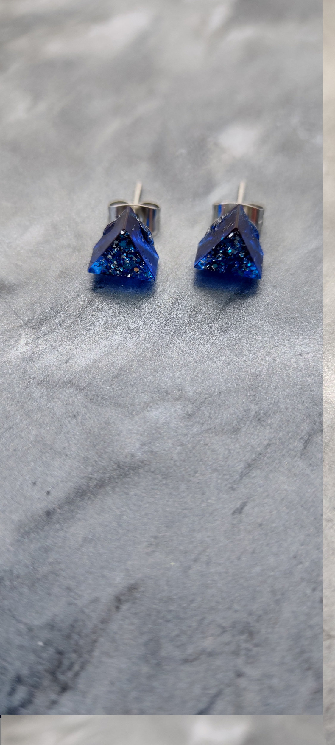 Boreilles mini triangle bleu paillettes