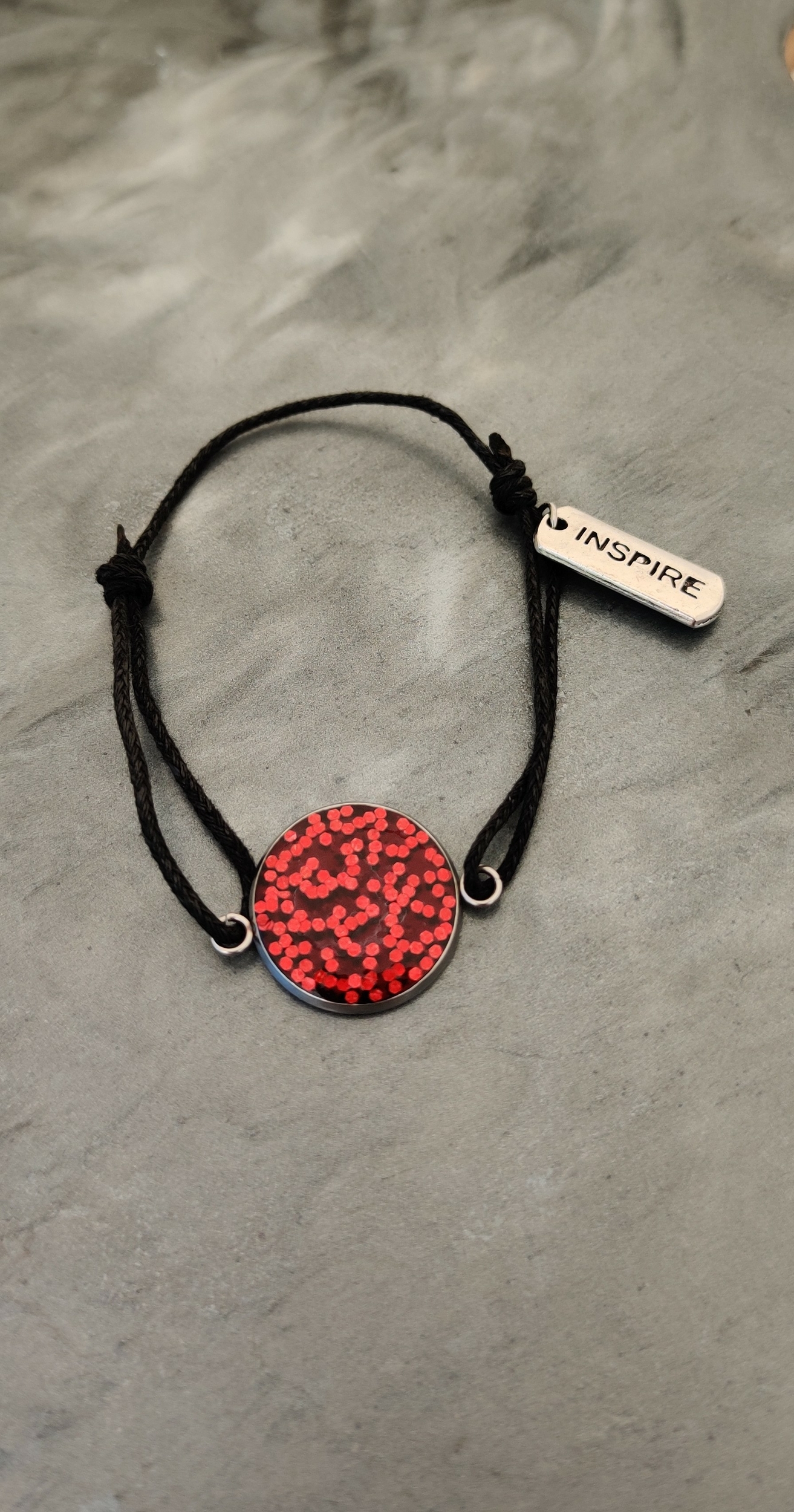 Bracelet stella rouge paillettes
