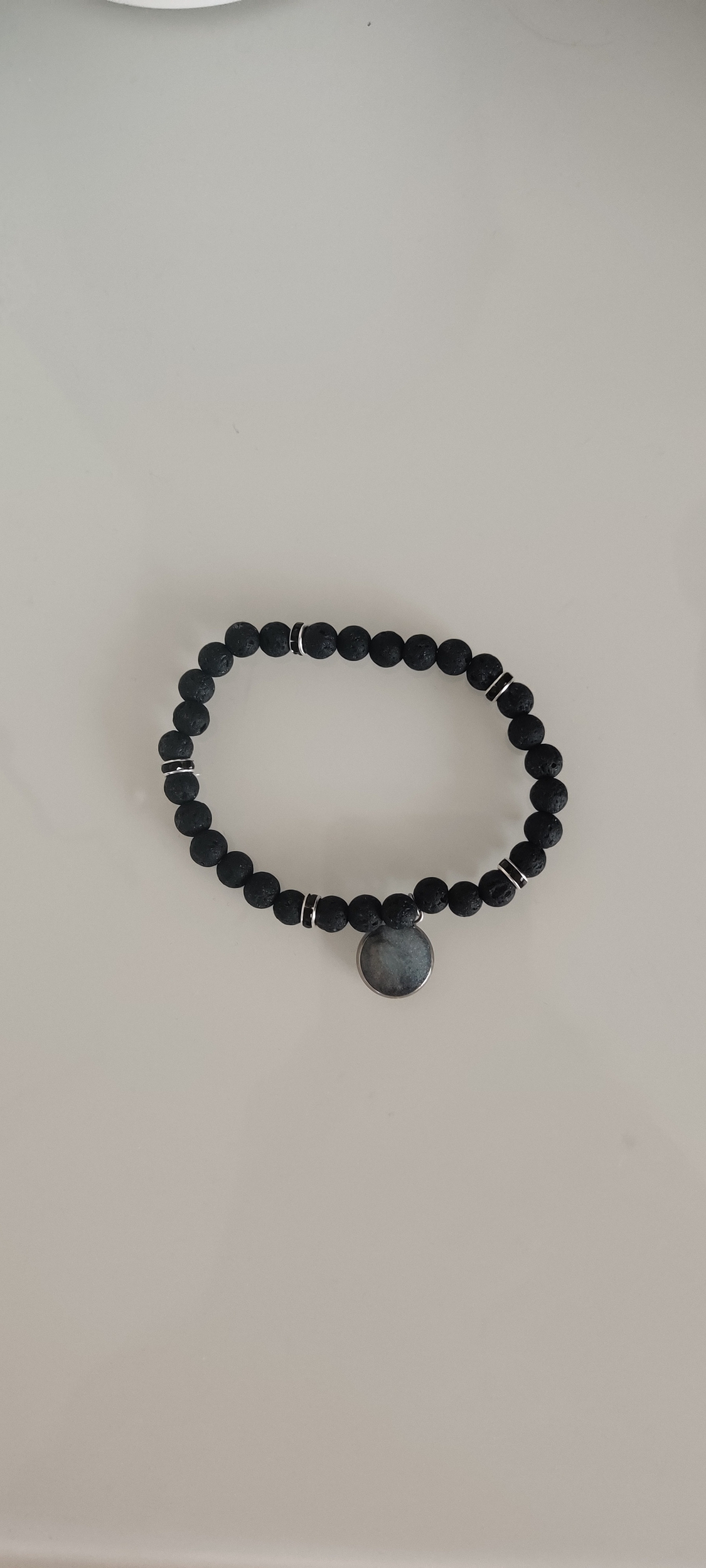 bracelet perle noires grise