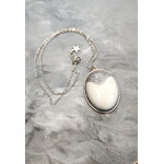 Collier Camelia blanc et gris