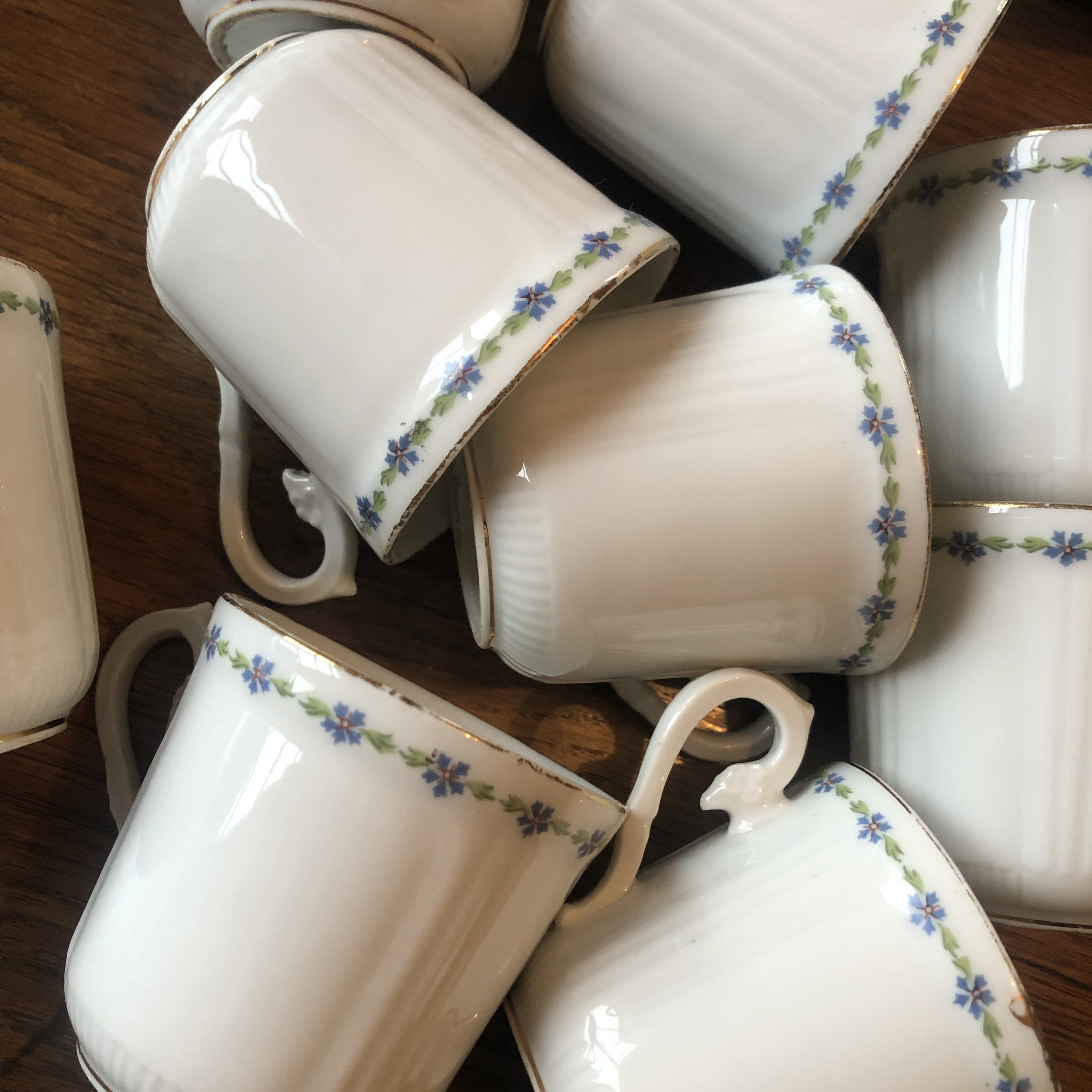 chineuse de merveilles, brocante en ligne, vaiselles anciennes, tasses, assiettes, verres  IMG_4432